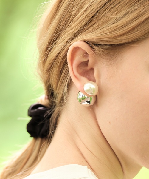 ANOH（アノー）の「コンビパールボールピアス（ピアス（両耳用）・レディース・ゴールド/シルバー・FREE）」の9枚目の写真