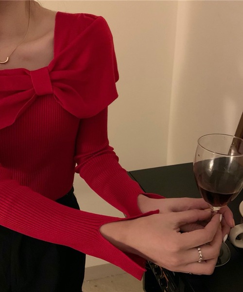 Nia（ニア）の「Nia(ニア)/デコルテリボン　リブニットトップス（ニット/セーター・レディース・レッド/アイボリー/ブラック・FREE）」の8枚目の写真