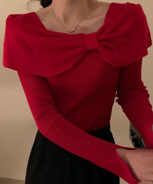 Nia（ニア）の「Nia(ニア)/デコルテリボン　リブニットトップス（ニット/セーター・レディース・レッド/アイボリー/ブラック・FREE）」の6枚目の写真