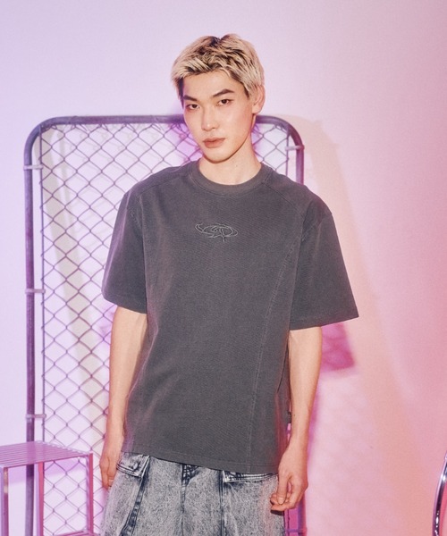 codegraphy(コードグラフィー)の「Pigment ARC Symbol Slit SHORT SLEEVE T-Shirt(Tシャツ/カットソー・メンズ・ダークグレー/ライトグレー・SMALL/LARGE/MEDIUM)」の4枚目の写真