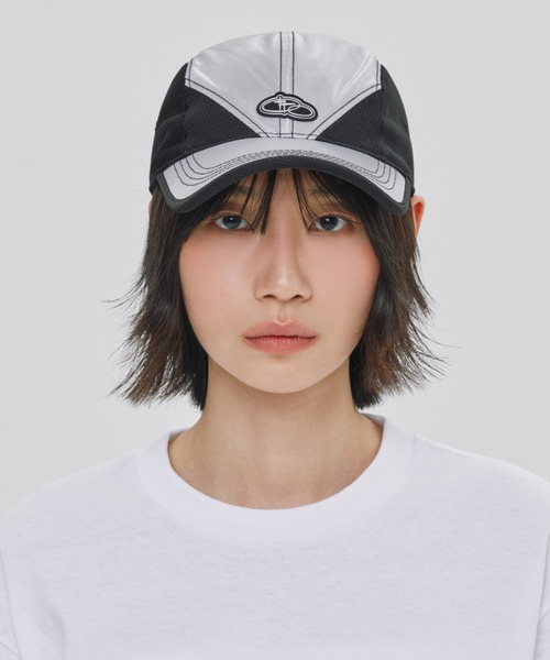 ROMANTIC CROWN(ロマンティッククラウン)の「A'GEM/9 × .kom 『ROMANTIC CROWN/ロマンティック クラウン』 SHINING LOGO BALL CAP/ロゴ キャップ(キャップ・メンズ・ブラック/シルバー・FREE)」の2枚目の写真