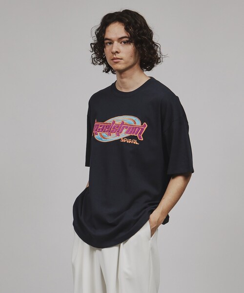 tk.TAKEO KIKUCHI(ティーケータケオキクチ)の「◆アップリケ半袖Tee(Tシャツ/カットソー・メンズ・オフホワイト/ブルー系その他/ブラック・02/04/03)」の3枚目の写真