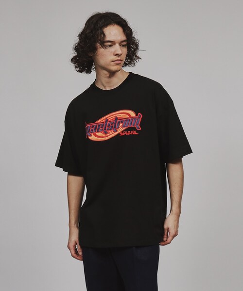 tk.TAKEO KIKUCHI(ティーケータケオキクチ)の「◆アップリケ半袖Tee(Tシャツ/カットソー・メンズ・オフホワイト/ブルー系その他/ブラック・02/04/03)」の2枚目の写真