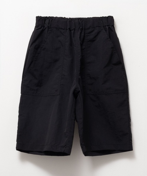 NAVY(ネイビー)の「NAVY 撥水ナイロン ショートパンツ(その他パンツ・キッズ・グリーン系その他/ベージュ/ブラック/カーキ/チャコールグレー・110/120/130/140/150/160)」の2枚目の写真