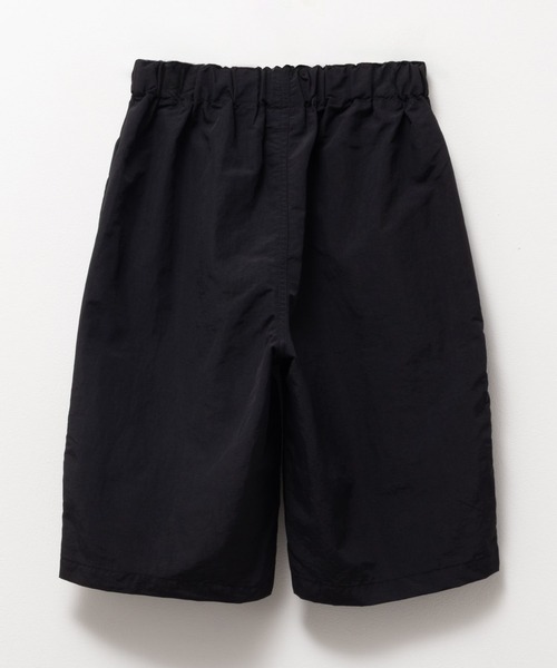 NAVY(ネイビー)の「NAVY 撥水ナイロン ショートパンツ(その他パンツ・キッズ・グリーン系その他/ベージュ/ブラック/カーキ/チャコールグレー・110/120/130/140/150/160)」の6枚目の写真