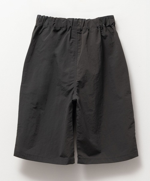 NAVY(ネイビー)の「NAVY 撥水ナイロン ショートパンツ(その他パンツ・キッズ・グリーン系その他/ベージュ/ブラック/カーキ/チャコールグレー・110/120/130/140/150/160)」の7枚目の写真