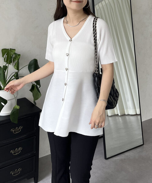 prose verse（プロズヴェール）の「ハートボタン半袖Vネックペプラムカーディガン（カーディガン/ボレロ・レディース・オフホワイト/ブラック・LARGE/MEDIUM）」の9枚目の写真