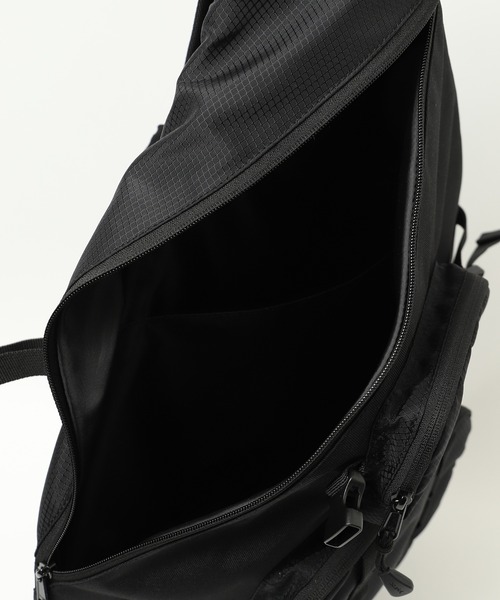 X-girl(エックスガール)の「SLING BAG(ボディバッグ/ウエストポーチ・レディース・グレー/ブラック・ONE SIZE)」の16枚目の写真