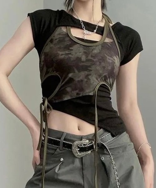 LADY LIKE（レディライク）の「カモフラ柄トップス付きデザインTシャツ2点セット（Tシャツ/カットソー・レディース・ブラック・M）」の6枚目の写真