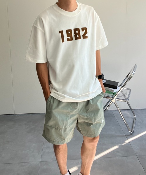 CREARE -LINO-（クレアーレリノ）の「フロッキー加工 ナンバーロゴプリントTシャツ/カットソー/半袖TOPS（Tシャツ/カットソー・メンズ・チャコールグレー/ベージュ/ホワイト/ブラック・MEDIUM/LARGE）」の9枚目の写真