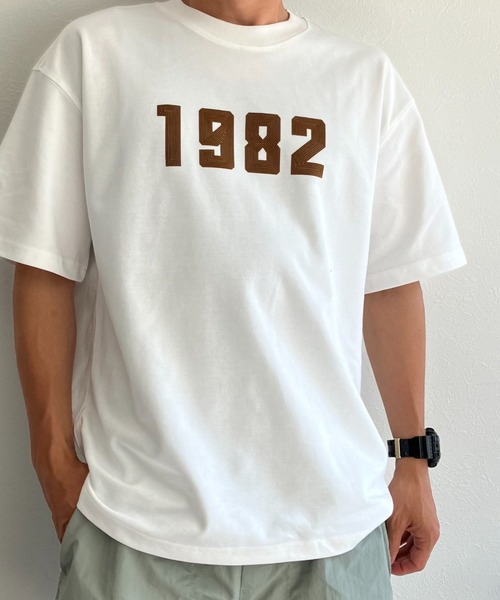 CREARE -LINO-（クレアーレリノ）の「フロッキー加工 ナンバーロゴプリントTシャツ/カットソー/半袖TOPS（Tシャツ/カットソー・メンズ・チャコールグレー/ベージュ/ホワイト/ブラック・MEDIUM/LARGE）」の20枚目の写真