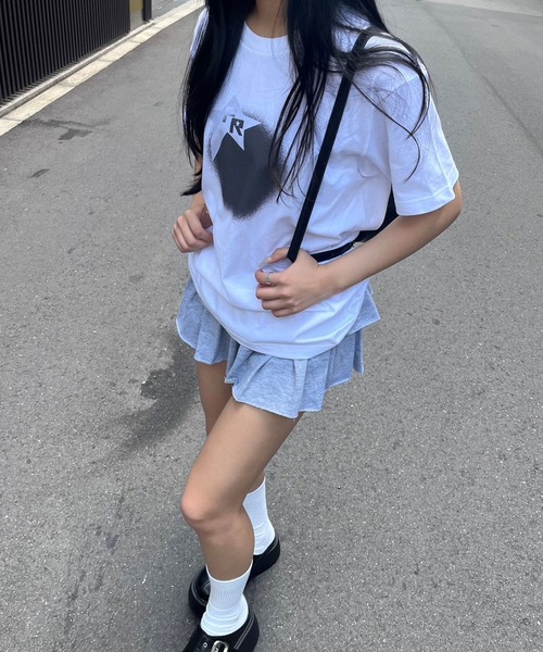 fiere(フィエール)の「スターデザインTシャツ(Tシャツ/カットソー・レディース・ホワイト・M/L/S)」の1枚目の写真