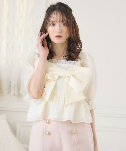ems excite(エムズエキサイト)の「リボンペプラムBL(シャツ/ブラウス・レディース・ホワイト系その他/ライトグレー/ナチュラル・FREE)」の8枚目の写真
