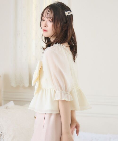 ems excite(エムズエキサイト)の「リボンペプラムBL(シャツ/ブラウス・レディース・ホワイト系その他/ライトグレー/ナチュラル・FREE)」の10枚目の写真