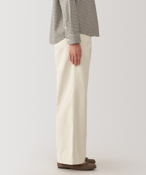 無印良品（ムジルシリョウヒン）の「婦人　ムラ糸　チノタックワイドパンツ　股下長め（チノパンツ・レディース・ダークグレー/ダークベージュ/ブラック/アイボリー・XL/L/M/S）」の6枚目の写真