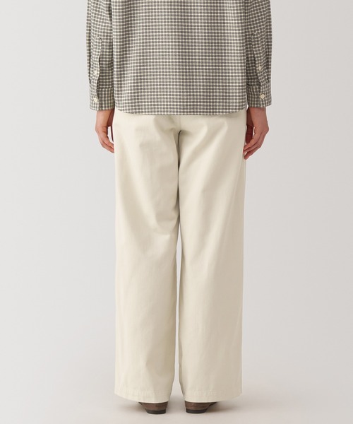 無印良品（ムジルシリョウヒン）の「婦人　ムラ糸　チノタックワイドパンツ　股下長め（チノパンツ・レディース・ダークグレー/ダークベージュ/ブラック/アイボリー・XL/L/M/S）」の7枚目の写真