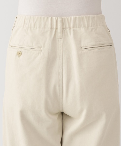 無印良品（ムジルシリョウヒン）の「婦人　ムラ糸　チノタックワイドパンツ　股下長め（チノパンツ・レディース・ダークグレー/ダークベージュ/ブラック/アイボリー・XL/L/M/S）」の9枚目の写真