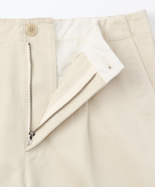 無印良品（ムジルシリョウヒン）の「婦人　ムラ糸　チノタックワイドパンツ　股下長め（チノパンツ・レディース・ダークグレー/ダークベージュ/ブラック/アイボリー・XL/L/M/S）」の10枚目の写真