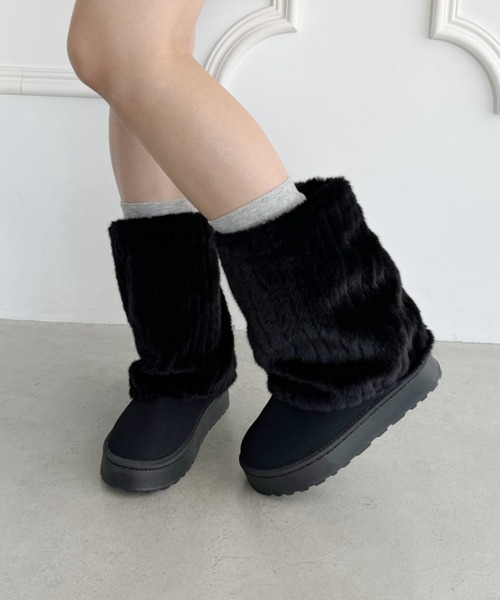 Loueme（ルエム）の「ファーレッグカバーロングムートンブーツ（ブーツ・レディース・ベージュ/キャメル/ブラック・23.5cm/24.5cm）」の5枚目の写真