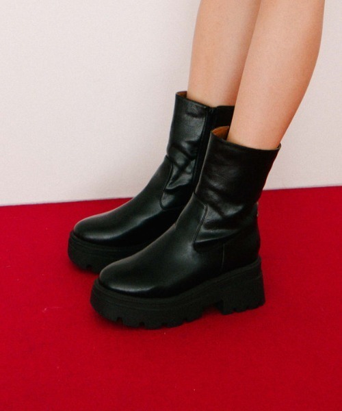 archives（アルシーヴ）の「厚底ショートブーツ（ブーツ・レディース・ブラウン/ブラック・MEDIUM/LARGE）」の2枚目の写真