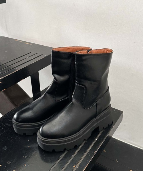 archives（アルシーヴ）の「厚底ショートブーツ（ブーツ・レディース・ブラウン/ブラック・MEDIUM/LARGE）」の4枚目の写真