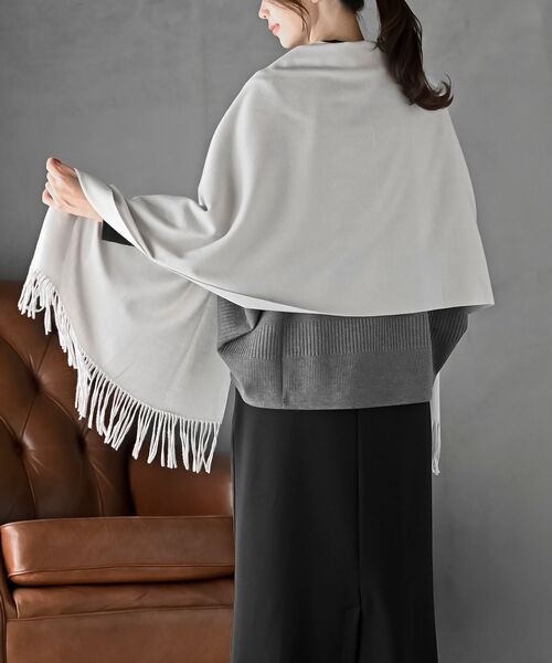 rps(アールピーエス)の「無地大判ストール(ストール/ショール・レディース・杢グレー/ブルー/イエロー系その他/アイボリー/グレー系その他/オレンジ/グリーン/ピンク/ライトグレー/ボルドー/ベージュ系その他/ブルーグリーン/ブラック/サックスブルー/ブラウン系その他/ベージュ系その他3/パープル・フリー)」の21枚目の写真