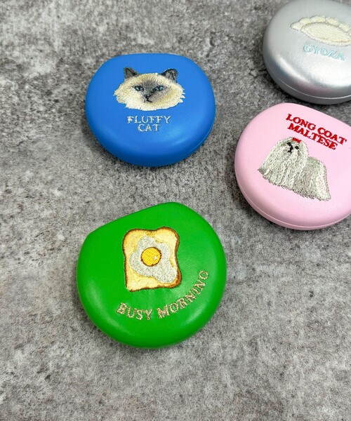 fredy emue（フレディエミュ）の「【Jolie Joli/ジョリジョリ】キャリング刺繍ラウンドケース（ポーチ・レディース・シルバー/ブルー/グリーン/ピンク・FREE）」の13枚目の写真