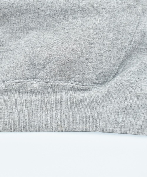 Champion（チャンピオン）の「【ヴィンテージ古着】90-00's Y2K Champion ロゴ 目つき スウェットパーカー（パーカー・メンズ・グレー・X-LARGE）」の4枚目の写真