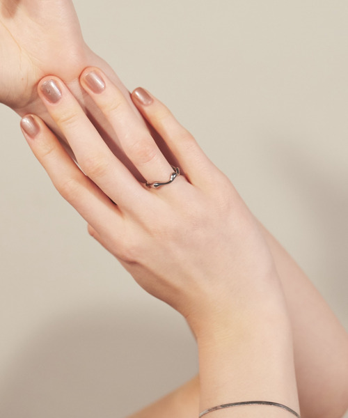 ciite' surgical stainless（シーテサージカルステンレス）の「【 金属アレルギー対応 】 ニュアンスリング サージカルステンレス（リング・レディース・ゴールド/シルバー/ピンクゴールド・11号/9号/7号/13号/15号）」の7枚目の写真