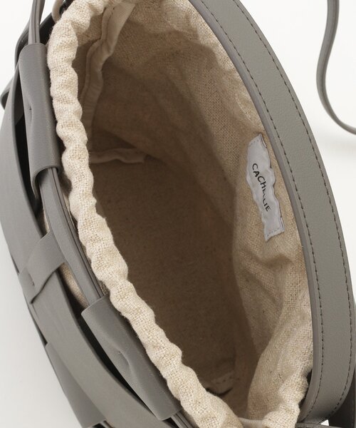 &Bridge(アンドブリッジ)の「cachellier(カシェリエ) 巾着付きショルダーバッグ(ショルダーバッグ・レディース・グレー・99)」の4枚目の写真