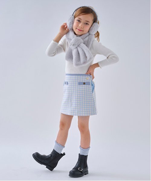 kate spade new york kids(ケイトスペードニューヨーク)の「スターフェイクファーマフラー(マフラー・キッズ・サックスブルー・FREE)」の13枚目の写真