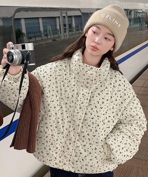 Paul Smith インナー花柄 ライトダウンジャケット 新品同様 Paul Smith インナー花柄 ライトダウンジャケット 新品同様 Paul Smith