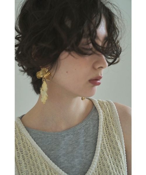 marjour(マージュール)の「BIG FLOWER PIERCE(ピアス(両耳用)・レディース・シルバー/ゴールド・FREE)」の12枚目の写真