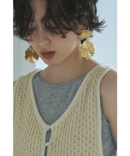 marjour(マージュール)の「BIG FLOWER PIERCE(ピアス(両耳用)・レディース・シルバー/ゴールド・FREE)」の9枚目の写真