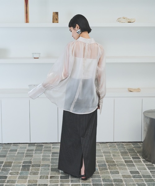 AIC.(エーアイシー)の「ビッグカフスオーガンジーギャザーブラウス(シャツ/ブラウス・レディース・シルバー/ホワイト/ブラック・FREE)」の6枚目の写真