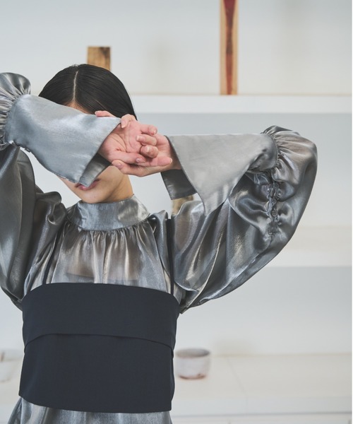 AIC.(エーアイシー)の「ビッグカフスオーガンジーギャザーブラウス(シャツ/ブラウス・レディース・シルバー/ホワイト/ブラック・FREE)」の14枚目の写真