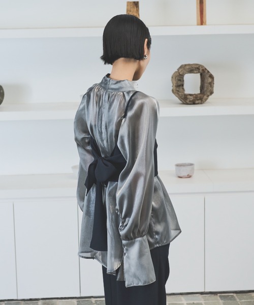 AIC.(エーアイシー)の「ビッグカフスオーガンジーギャザーブラウス(シャツ/ブラウス・レディース・シルバー/ホワイト/ブラック・FREE)」の12枚目の写真
