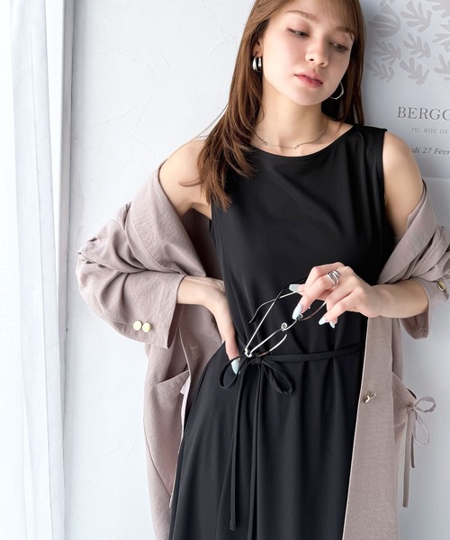 classicalelf(クラシカルエルフ)の「UVカット ・接触冷感・防シワ機能付きで選べる2丈(ロング丈/ミモレ丈)!ウエストリボン ボートネック 美ラインノースリーブワンピース(ワンピース・レディース・ブラック系1/アイボリー系1/ブラック系2/ブラウン系2/ブラウン系1/アイボリー系2・LARGE/MEDIUM/SMALL/X-LARGE)」の10枚目の写真