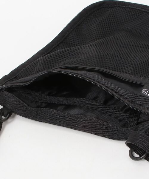 KEEN(キーン)の「NYLON POCKET SACOCHE / ナイロン ポケット サコッシュ / サコッシュ 小物入れ(エコバッグ/サブバッグ・レディース・ブラック・OS)」の4枚目の写真