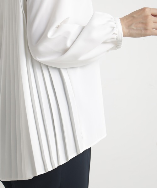 FOUND GOOD（ファウンドグッド）の「O/バックプリーツブラウス（シャツ/ブラウス・レディース・ホワイト系5/ブラック/ネイビー・M/S/L）」の6枚目の写真