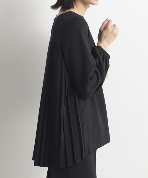 FOUND GOOD（ファウンドグッド）の「O/バックプリーツブラウス（シャツ/ブラウス・レディース・ホワイト系5/ブラック/ネイビー・M/S/L）」の8枚目の写真