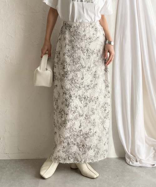 She's Closet(シーズクローゼット)の「花柄シアージャガードハイウエストナローロングフリンジスカート(スカート・レディース・ベージュ/オフホワイト・FREE)」の2枚目の写真
