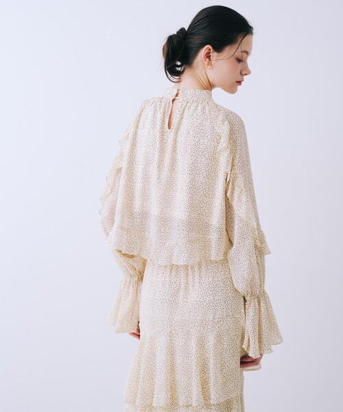 SELFIST（セルフィスト）の「【セットアップ対応】フリルスリーブシアードットブラウス　春服　オケージョン（シャツ/ブラウス・レディース・ブラック/アイボリー・フリー）」の5枚目の写真