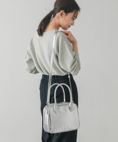 GLOBAL WORK（グローバルワーク）の「スペ軽2WAYスクエアボストン/252305（ボストンバッグ・レディース・シルバー/ベージュ/ブラック・FREE）」の15枚目の写真