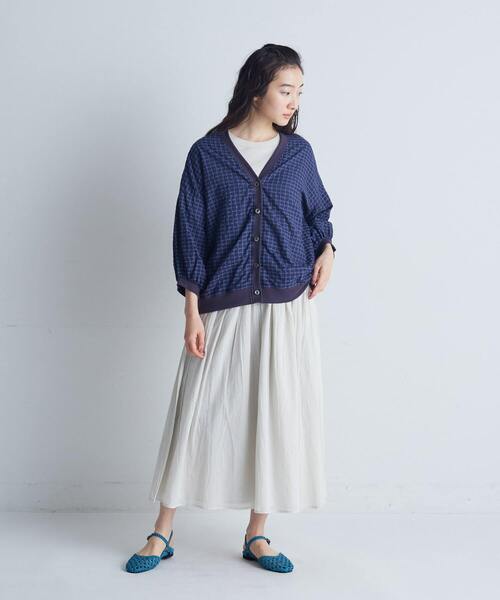 conges payes ADIEU TRISTESSE(コンジェ ペイエ アデュートリステス)の「綿シャーリングシャツカーディガン(カーディガン/ボレロ・レディース・ブラック×グレー/ネイビー/ブラック・38)」の16枚目の写真