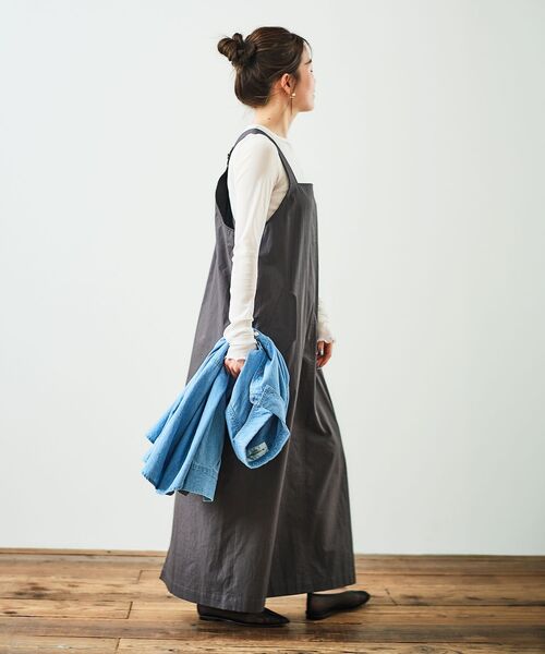 le.coeur blanc(ルクールブラン)の「《WEB限定アイテム》タイプライターサロペット(サロペット/オーバーオール・レディース・ベージュ/カーキオリーブ/チャコールグレー・38)」の5枚目の写真