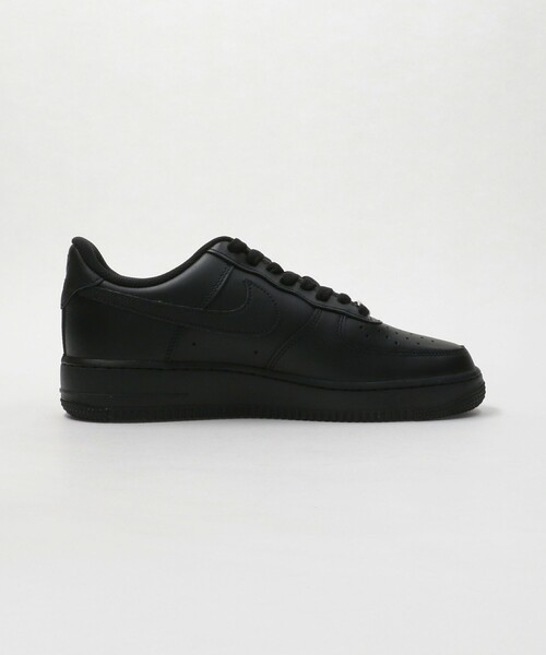 NIKE(ナイキ)の「<NIKE> AIR FORCE 1 07 CW2288/スニーカー(スニーカー・メンズ・ホワイト/ブラック・26.5cm/27.5cm/26cm/28.5cm/28cm/27cm)」の5枚目の写真