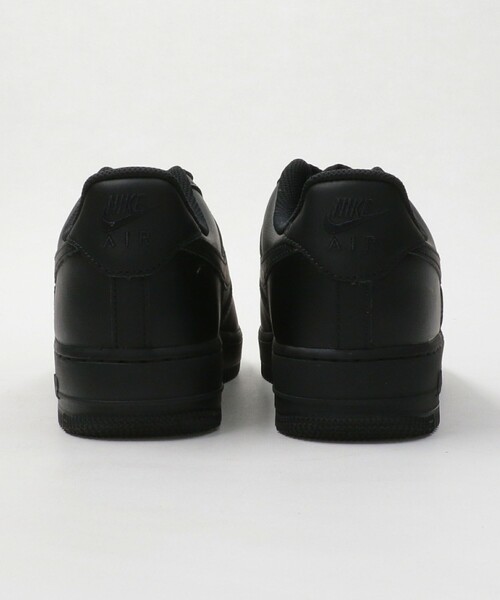 NIKE(ナイキ)の「<NIKE> AIR FORCE 1 07 CW2288/スニーカー(スニーカー・メンズ・ホワイト/ブラック・26.5cm/27.5cm/26cm/28.5cm/28cm/27cm)」の6枚目の写真