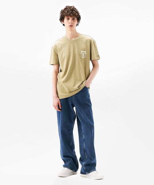 tommy jeans(トミー ジーンズ)の「レギュラーフィットグラフィックTシャツ(Tシャツ/カットソー・メンズ・ベージュ/ブラック/ブルー・LARGE/SMALL/MEDIUM/X-LARGE)」の5枚目の写真