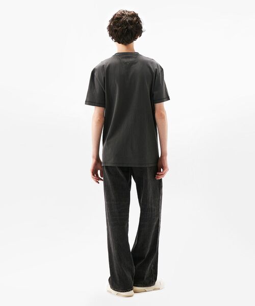 tommy jeans(トミー ジーンズ)の「レギュラーフィットグラフィックTシャツ(Tシャツ/カットソー・メンズ・ベージュ/ブラック/ブルー・LARGE/SMALL/MEDIUM/X-LARGE)」の10枚目の写真